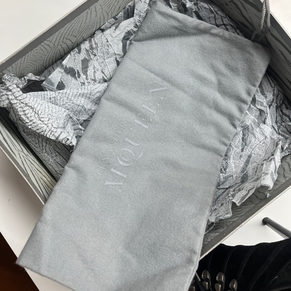 Alexander mcQeen heels new in box - Picture 7 of 8